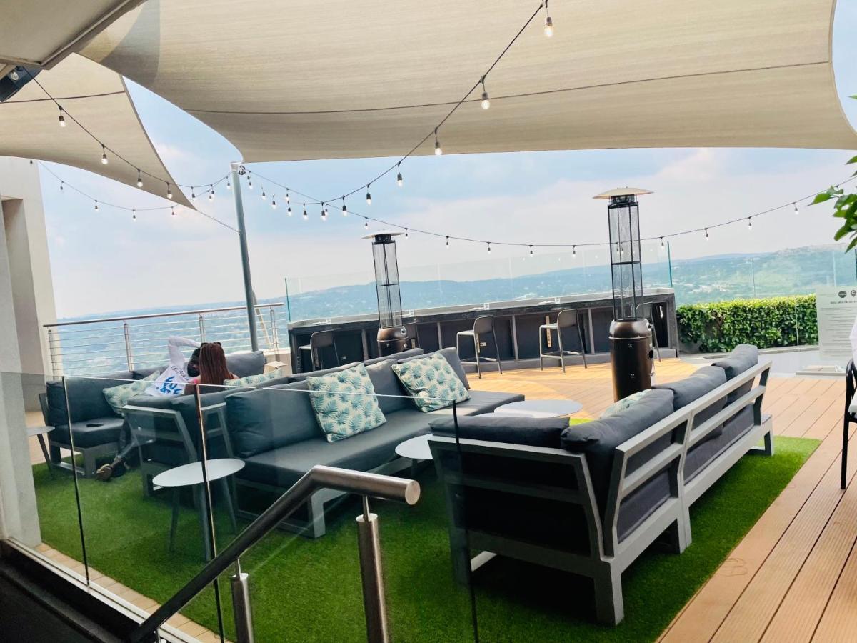 Menlyn Maine Trilogy Hotel Pretoria-Noord エクステリア 写真